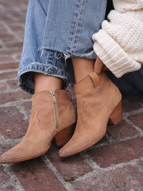 Frye Women's Light Tan Leather Western Ankle Boot